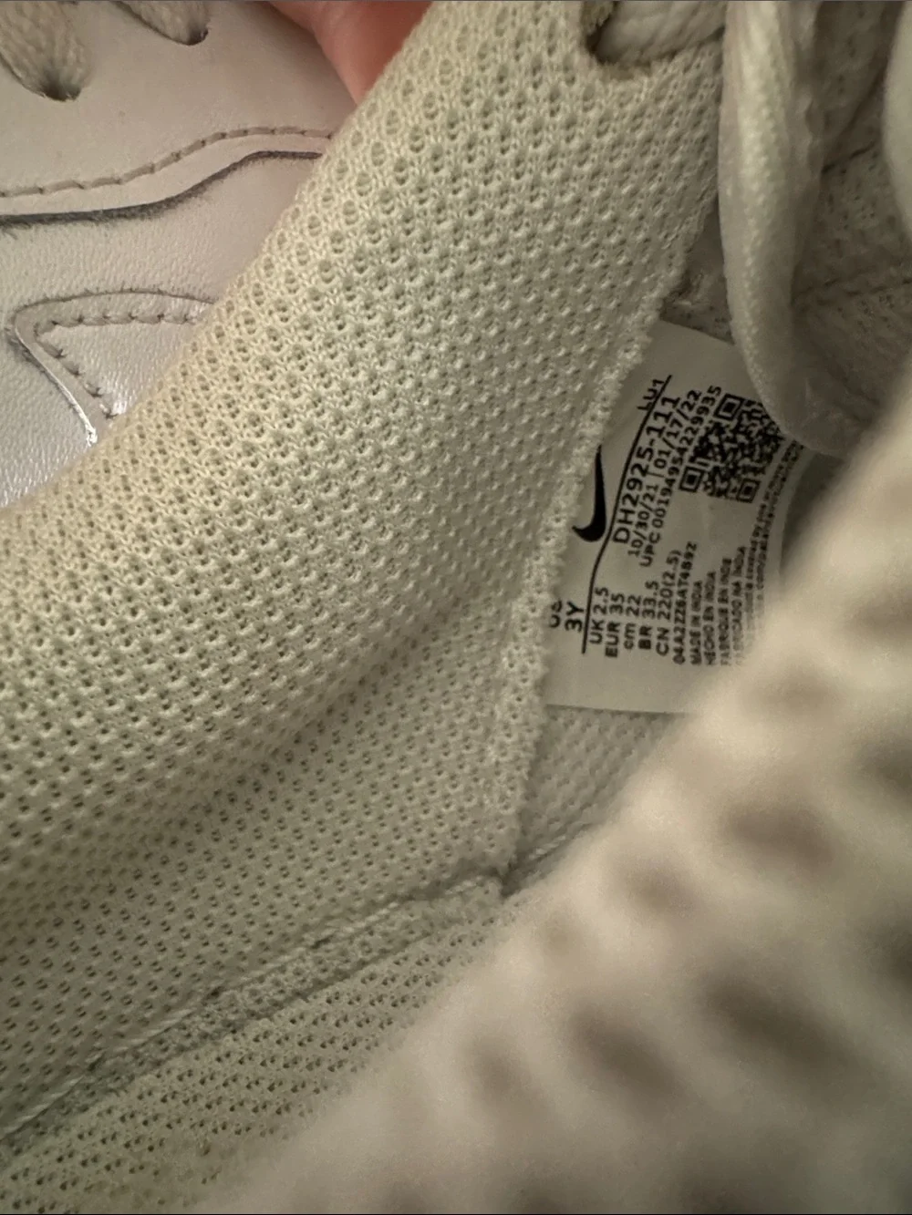 Nike Air Force White Kids Sneakers - Classic Low Top